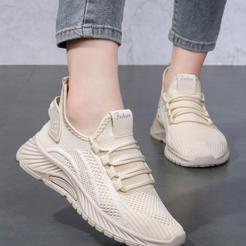 

Туфли женские весенние новая мода повседневные спортивные одинарные туфли тренд летящие тканые женские туфли 41