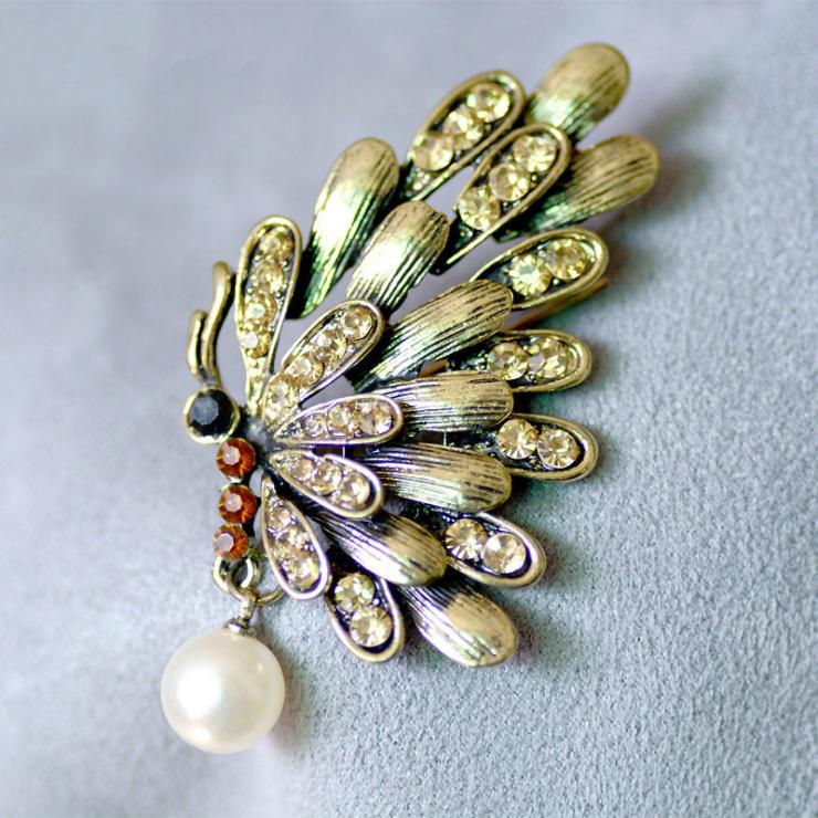 

Retro butterfly pearl brooch female elegance temperament versatile rhinestone three-dimensional corsage suit pin with jewelry