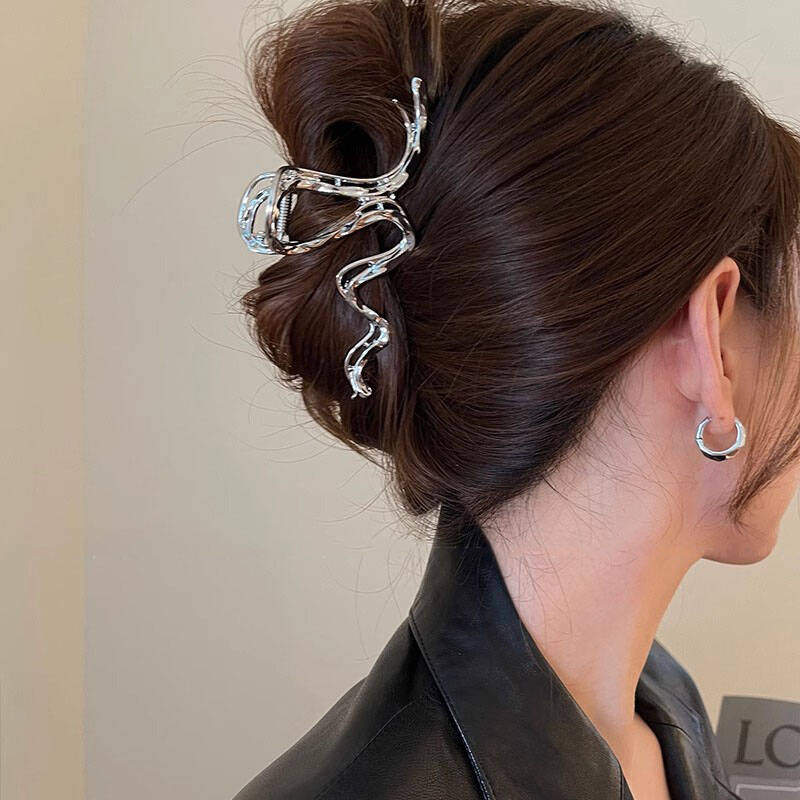 Unique Metal Irregular Shark Hair Claw Trendy Punk Black Silver Color Hair Crab Clip Clamp Women Hairpin Korean Hair Accessories