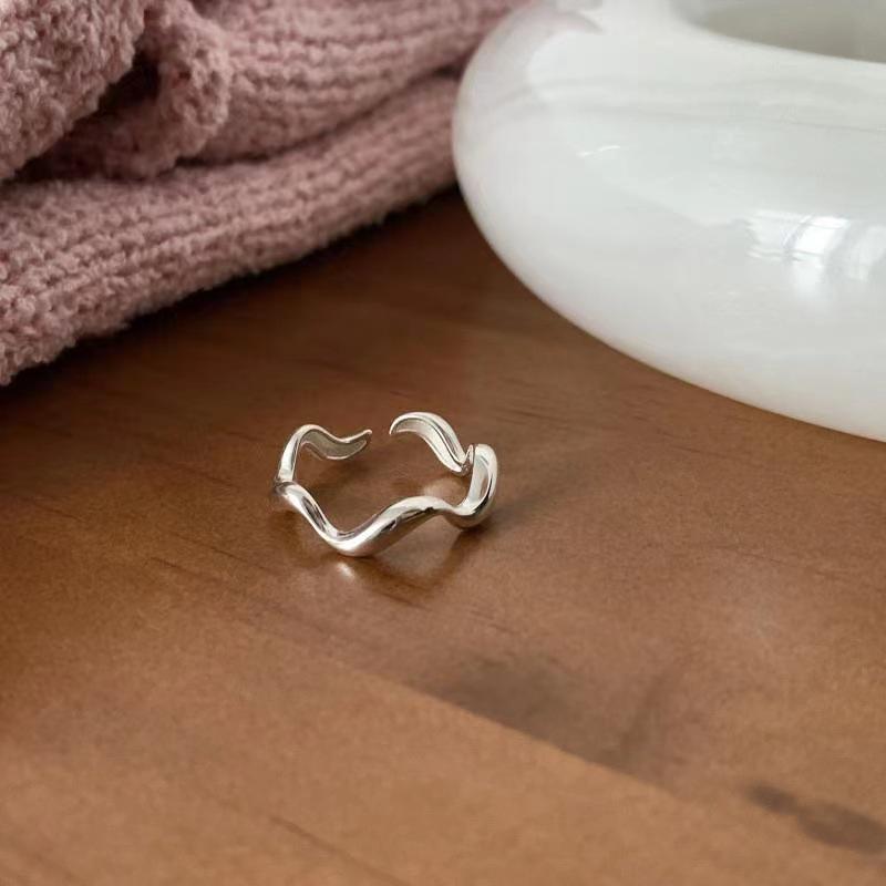 2024 Minimalist Geometric Wave Pearl Ring: Adjustable Open French Retro Design