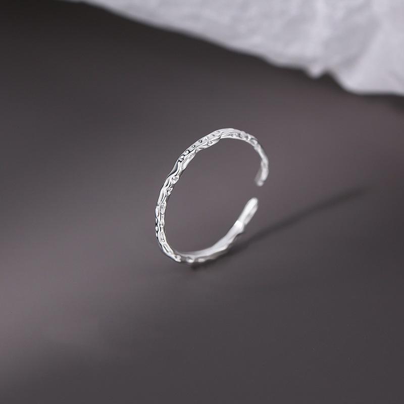 Women's Light Luxury Open Adjustable Pinky Ring - Candy Wrapper Texture, Simple & Versatile Design