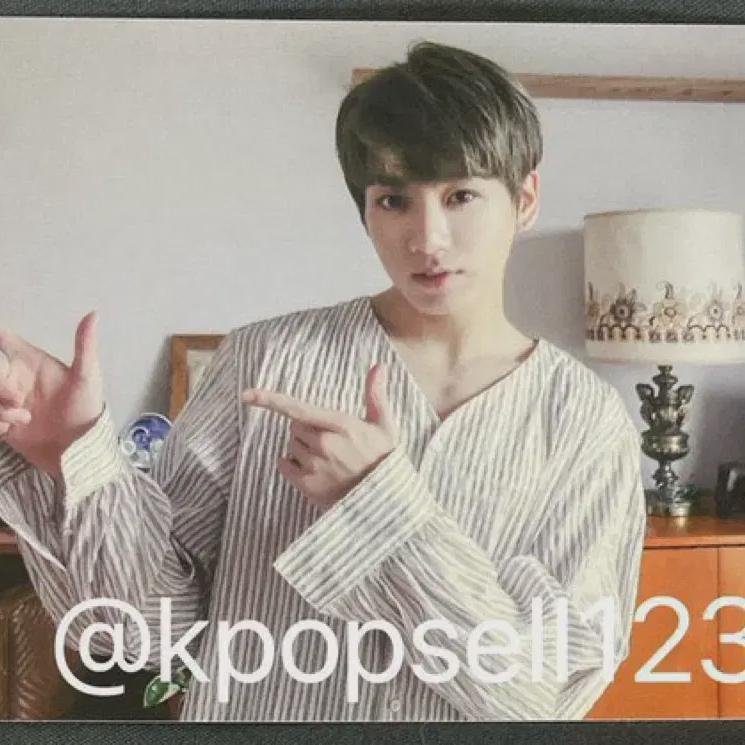 

BTS Пуленепробиваемый ДНК Вещательная Фотокарточка Чонгук Фока Чонгук ДжК