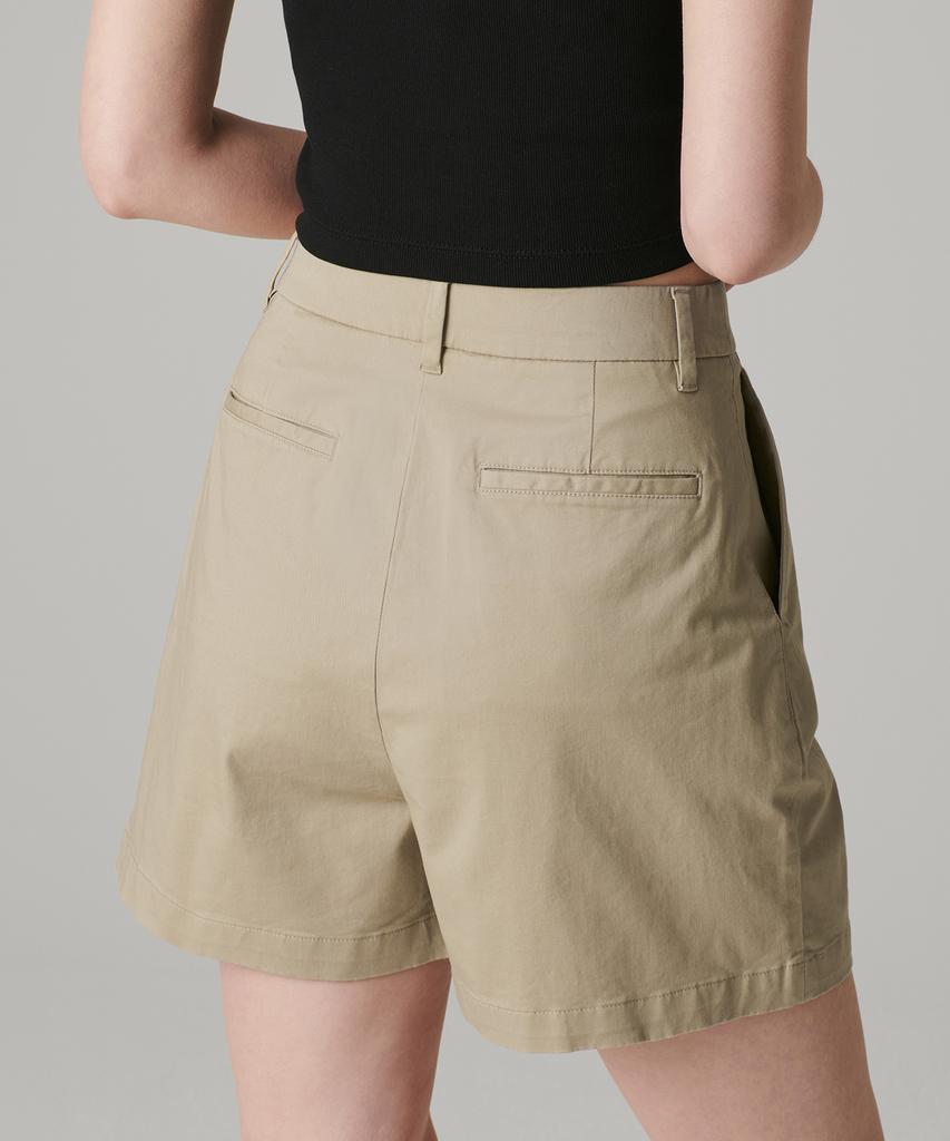 MUSINSA STANDARD WOMAN Women'S Two-Tuck Wide Chino Shorts [Beige]