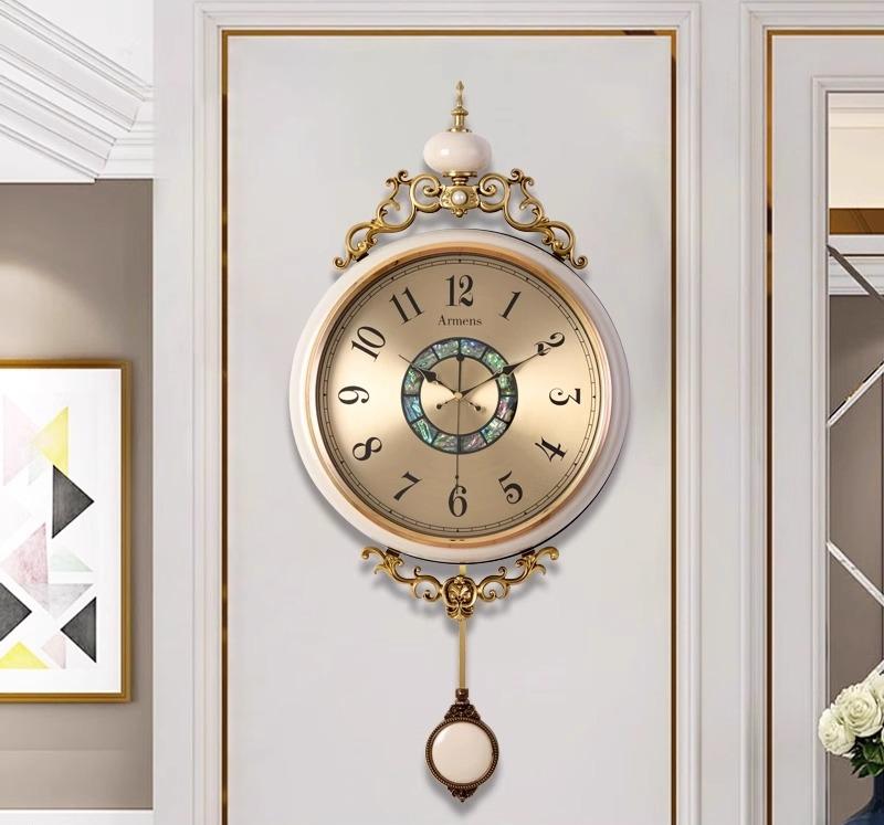 European Retro Wall Clock Living Room Home New Creative Clock Wall Mute High-end Quartz Type Home Decoration