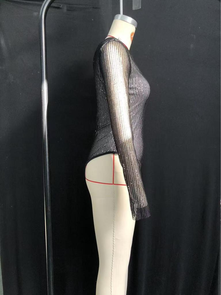 2025 Wiosna/Lato Europejski i Amerykański Seksowny Jednoramienny Dopasowany Top z Dżetami i Płatkami