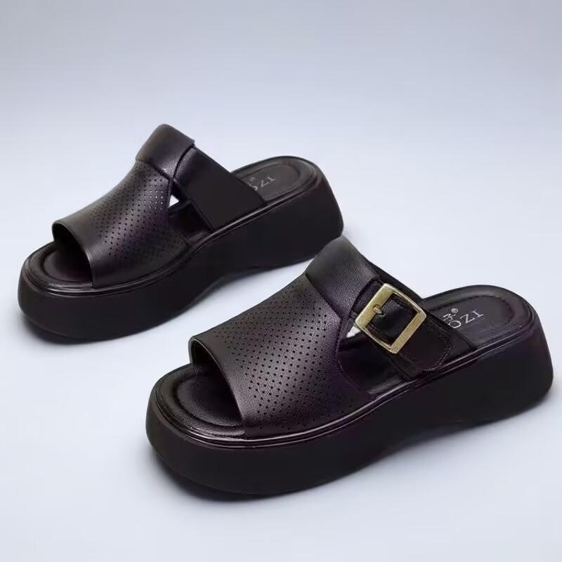 Retro Belt Buckle Soft Bottom Fashionable Outer Wear Cool Slippers Women's 2025 Summer New Thick Bottom Heightening Non-slip One-word Drag