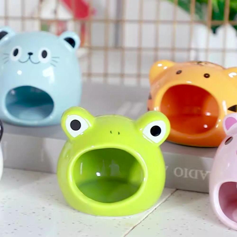 Ceramic Pet Small House Animal Shaped Hamster Bed Heat Dissipation Hamster Nest  Golden Bear