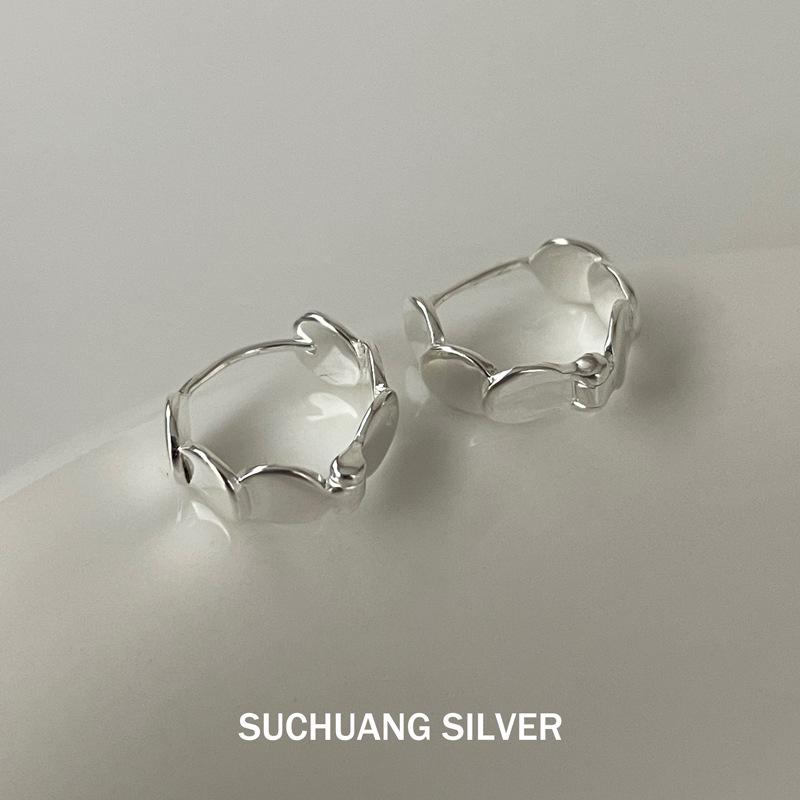 Su Chuang S925 Sterling Silver Round Disc Hoop Earrings: Luxury High-End Design with Fish Scale Backs, Versatile Earrings for Women