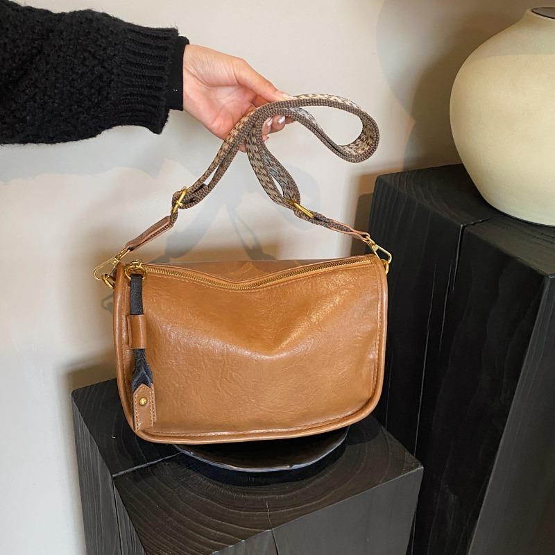 Bag women's new fashion broadband shoulder messenger bag niche design pillow women's bag