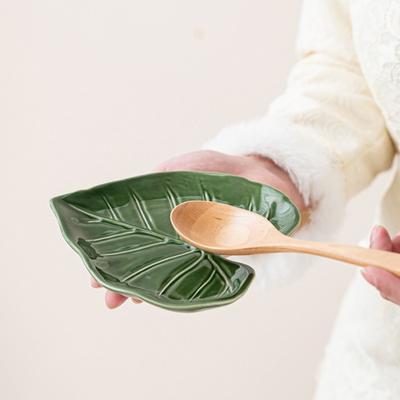Green Leaf Ceramic Spoon Rest Keeps Counters Clean Kitchen Stove Top Counter Decorative Leaves Shape Spoon Holder Kitchen Gadgets