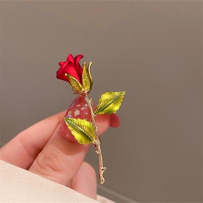 Linda coleção de broches de flores rosas para mulheres Lady Elegant Flower Pin Design Party Valentine Day Gift