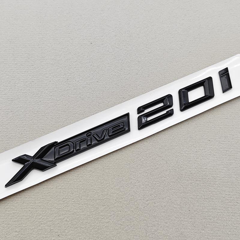 3D ABS Autoaufkleber Logo X1 X2 XDrive20d Heckklappen-Emblem Kotflügel Seiten-Emblem Für BMW Xdrive X1 X2 X3 320d 320i E84 F48 F39 U10 uq2