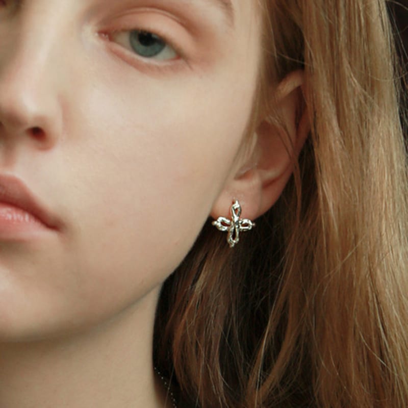 POPPI Cross symbol earrings no.1