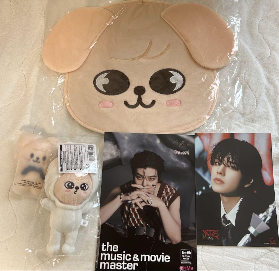 

[USED] Over 50 Seungmin Puppy Plush Toys, Trading Cards, and Acrylic Stands - Bulk Sale