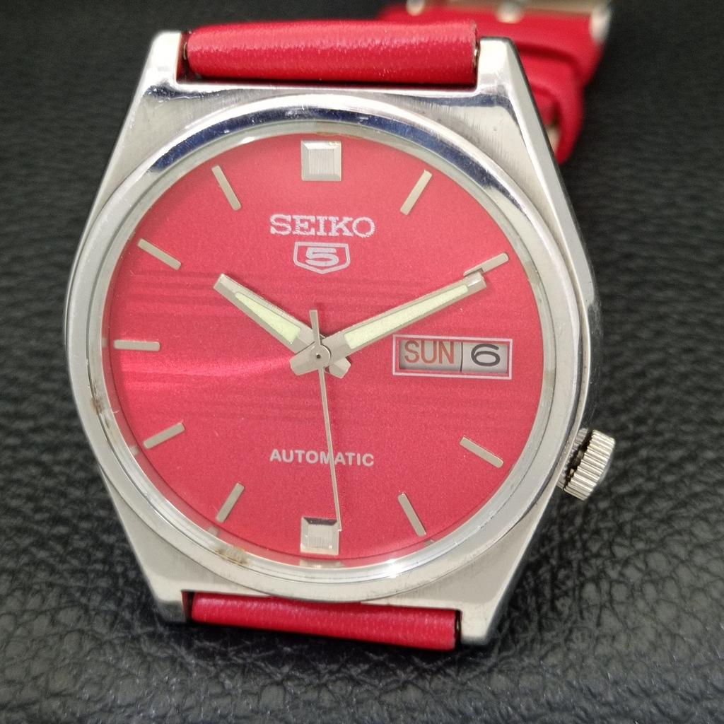 AUTOMATIC 7009A VINTAGE SEIKO 5 JAPAN MENS RED COLOR DIAL WATCH a701564-5 R206b-a701564