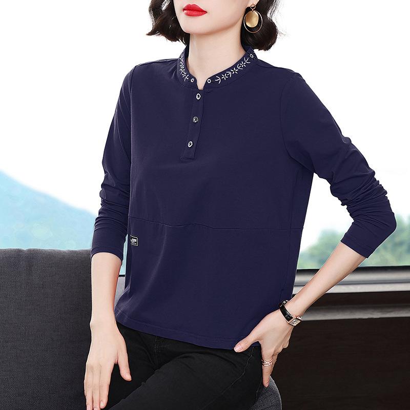 Nueva camiseta de manga larga para mujer con cuello versátil, bordada, temperamento de madre de mediana edad, top de moda, camisa básica