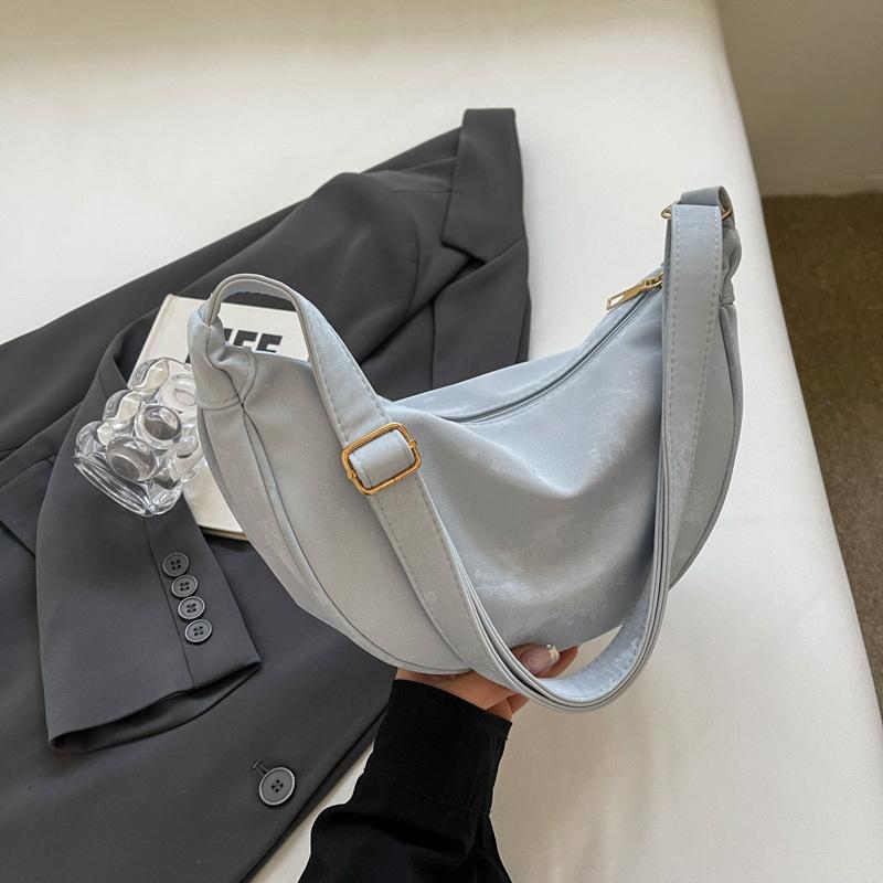 Korean Version of Niche Large Capacity Dumpling Bag for Women New Fashionable and Fashionable Casual One-shoulder Crossbody Bag Underarm Bag Trendy