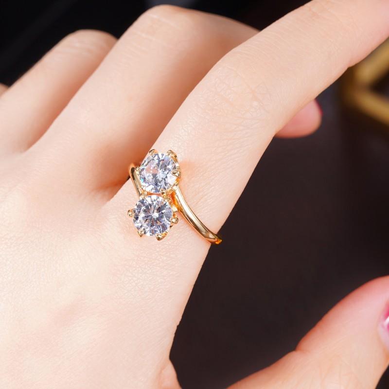 Huitan Unique Double Zircon Crystal Women Rings High End Stylish Stylish Nuptial Wedding Occasion Band Accessories Celebration Gathering Temperament