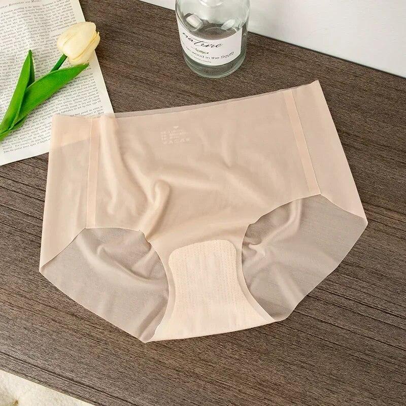 Ice Silk Seamless Underwear Ladies Summer Ultra-thin Sense Quick-drying Pants 3D Peach Hip Fitness Briefs