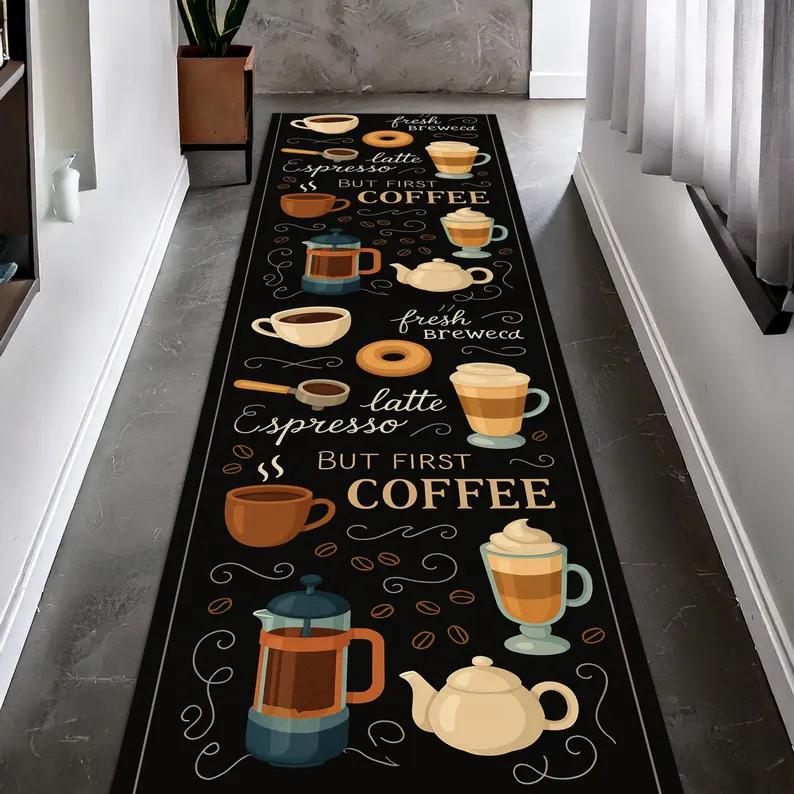 Lebendiger Kaffee-Läufer Teppich, lange Matte mit bunten Tassen & 'But First Coffee' Aufdruck, verleiht Küchenböden einen lustigen, energiegeladenen Touch