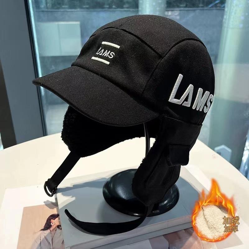 

Осенне-зимняя новая шерстяная теплая защитная шапка с вышитым алфавитом для мужчин и женщин, уличное утепленное утепленное овечье волокно шапка Lei Feng из хлопка M (56-58cm) embroidered letter mark LAMS чёрный
