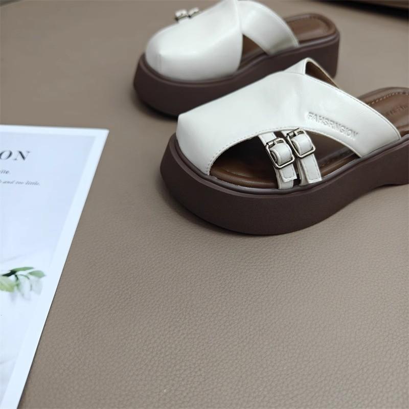 French evening slippers women's summer wear 2025 new Korean version retro temperament casual lazy temperament thick-bottomed sandals