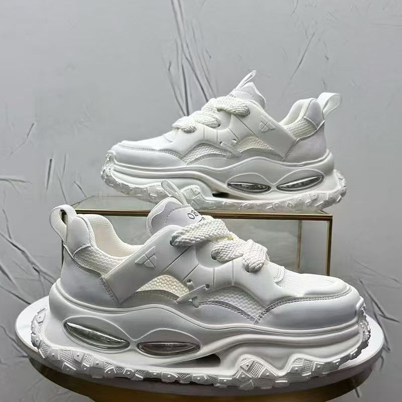 Internet-Berühmtheit beliebte Herrenschuhe Sommer atmungsaktives Mesh lässige erhöhende Dad-Schuhe Jugend Lauf stoßdämpfende Sportschuhe