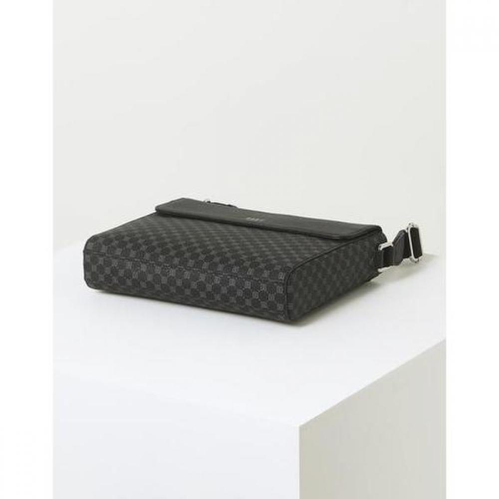Daks Black Logo Pattern Leather Crossbody Bag Dbba2f620bk