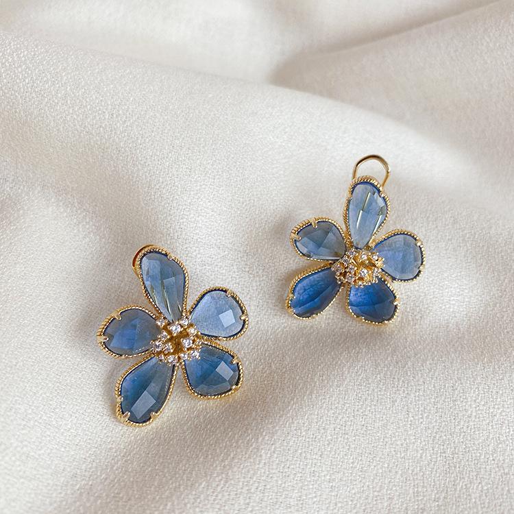 Ins Korea Fashion Crystal Flower Temperament Stud Earrings New Women Earrings Female Jewelry