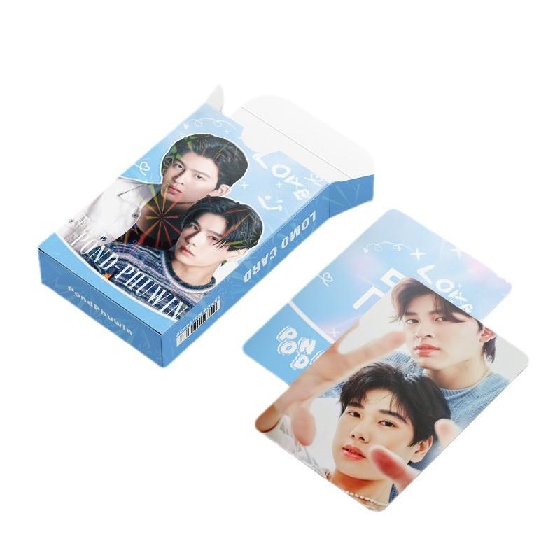 Set da 92 Pezzi PONDPHUWIN Stella Thailandese Laser Lomo Card Dramma CP Pond & Phuwin Carte Fotografiche Olografiche con Adesivi