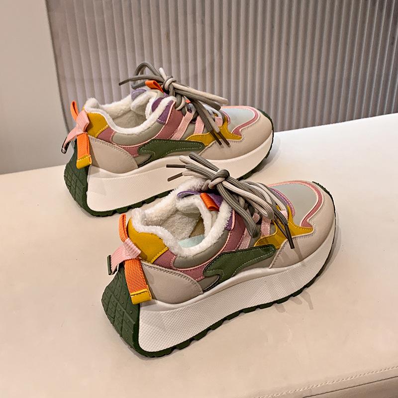 

Новые бархатные кроссовки для женщин, зимние, новые, увеличивающие рост, повседневные, дышащие, на толстой подошве, с цветными вставками, обувь для путешествий 40