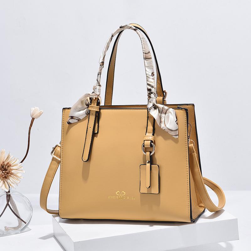 New Bag 2023 Fashion Scarf Handbag Fashion Women's One Shoulder Crossbody Bag Simple Small Square Bag