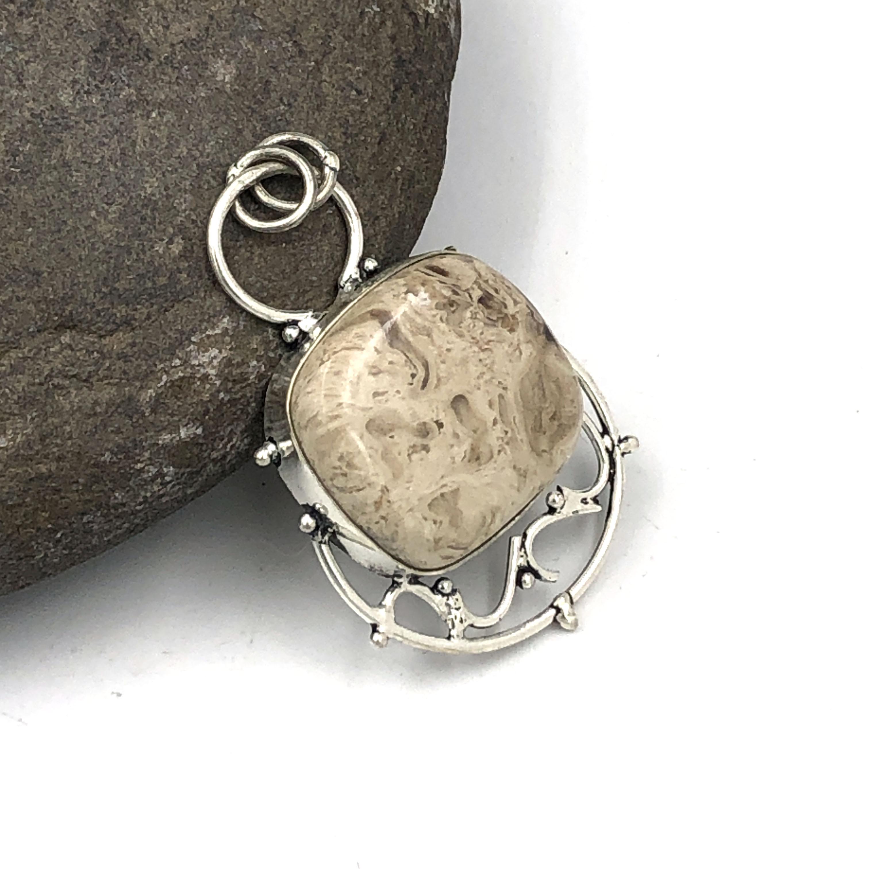 Натуральный драгоценный камень Сколоцит Ювелирное изделие из стерлингового серебра 925 пробы Дизайнерский кулон 1.79  AJP-171