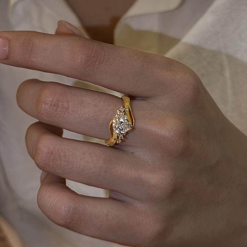 Luxe Romantische Ringen voor dames Nieuw in de Mode Hart ingelegd met diamanten Ring Feest Bruiloft Hoge Kwaliteit