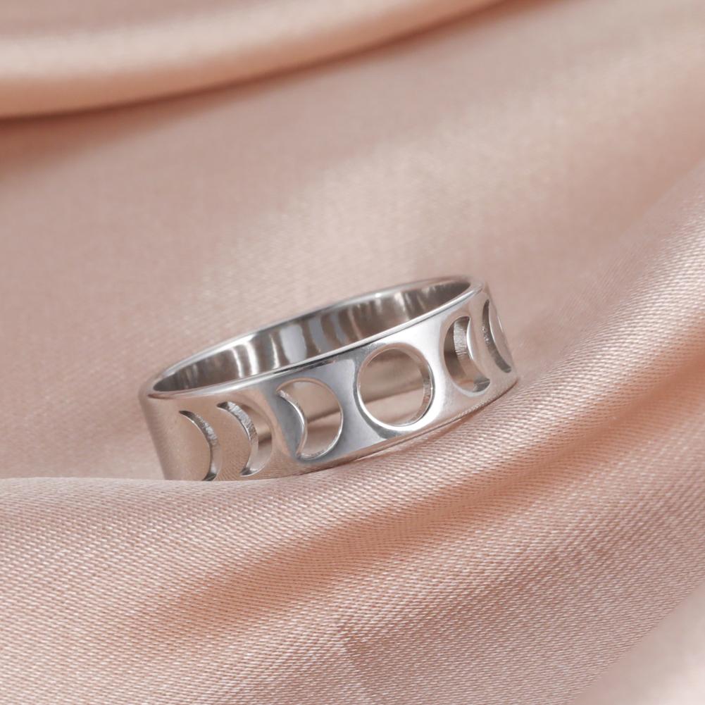 Teamer Moon Ring for Women Full Crescent Moon Stainless Steel Finger Rings Vintage Wedding Band Astronomy Golden Jewelry Gift