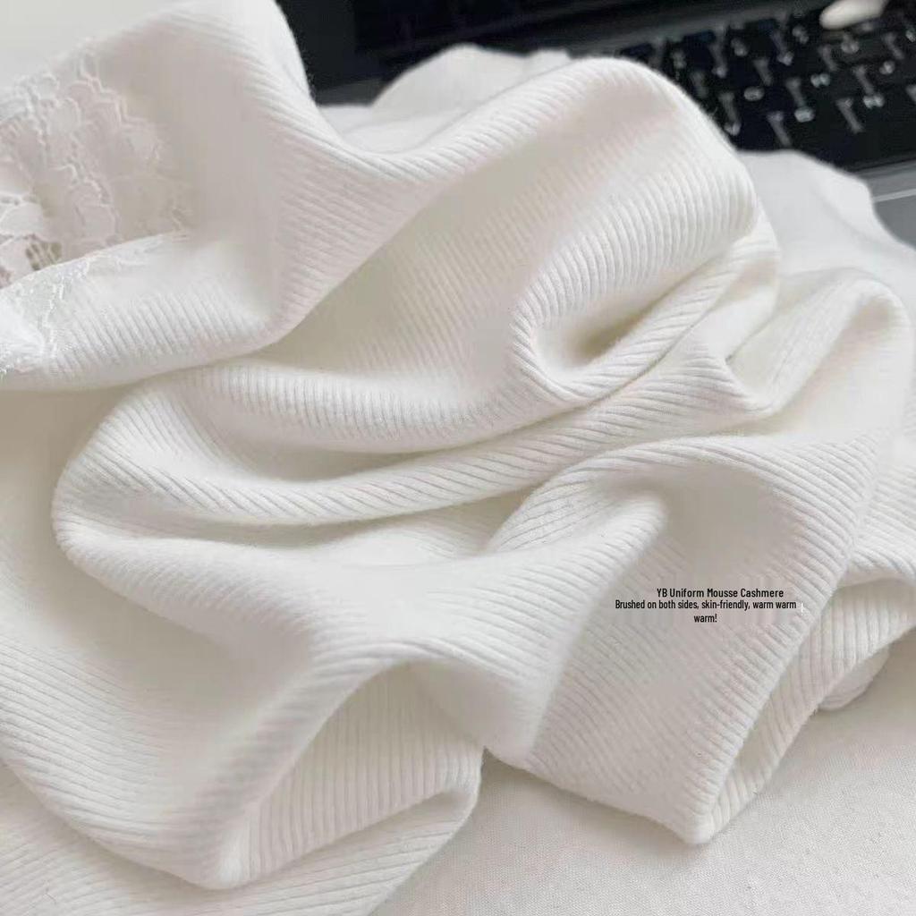 Lace Trim V-Neck Long-Sleeve Brushed T-Shirt with Cashmere Fur Lining for Women - Autumn/Winter Collection.