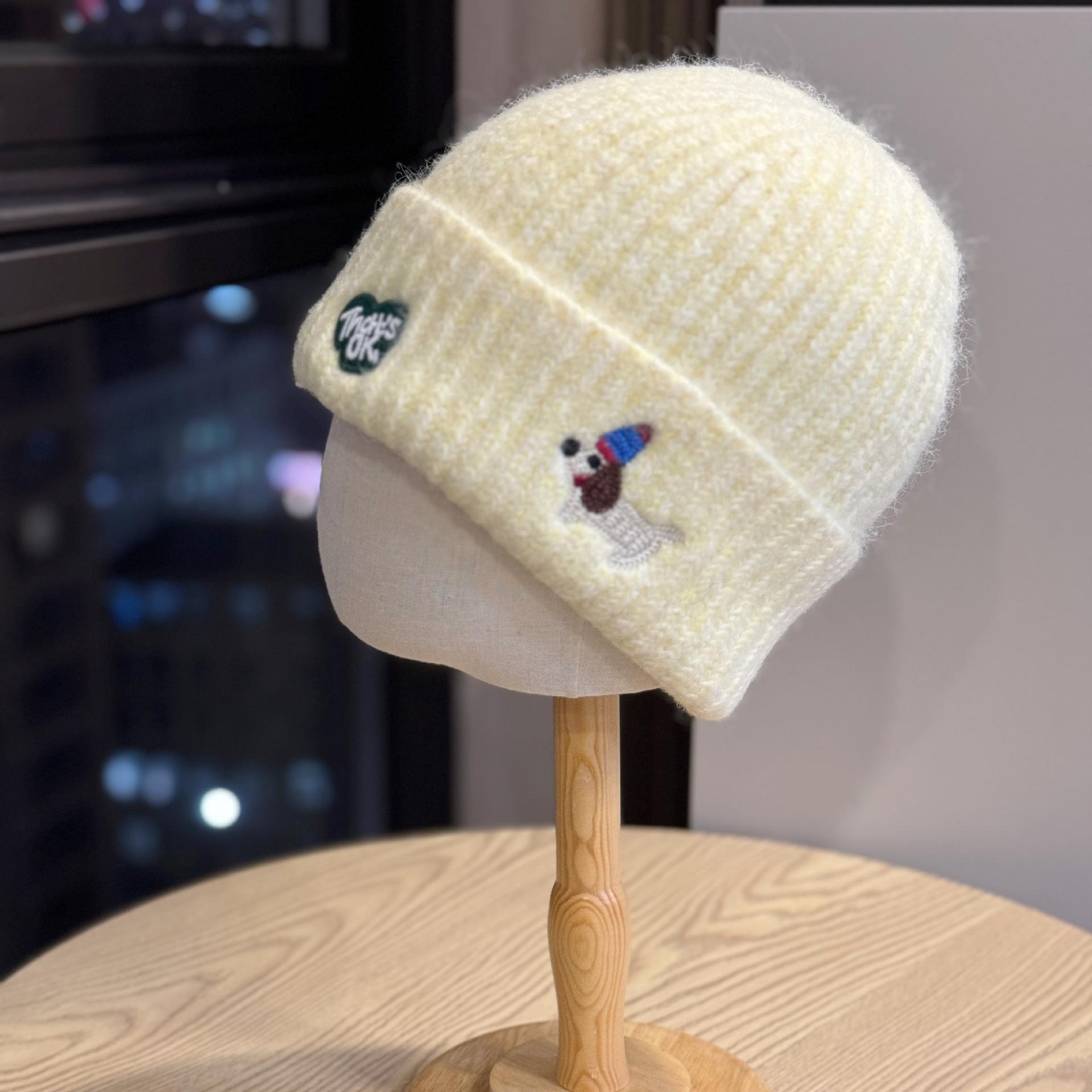 

New cute puppy embroidered knitted hat for women, autumn and winter Korean version, versatile, warm, ear-protecting, face-slimming woolen hat Adult54-60Average Size жовтий