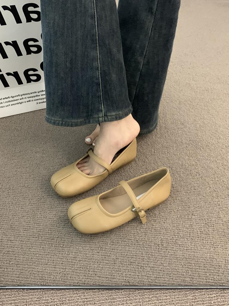 Fashion Hot Selling 2025 Women's Flat Folded Bean Mules Slip-On Shoes Korean Style Rubber Bottom Plastic Upper Outerwear Casual Slipper