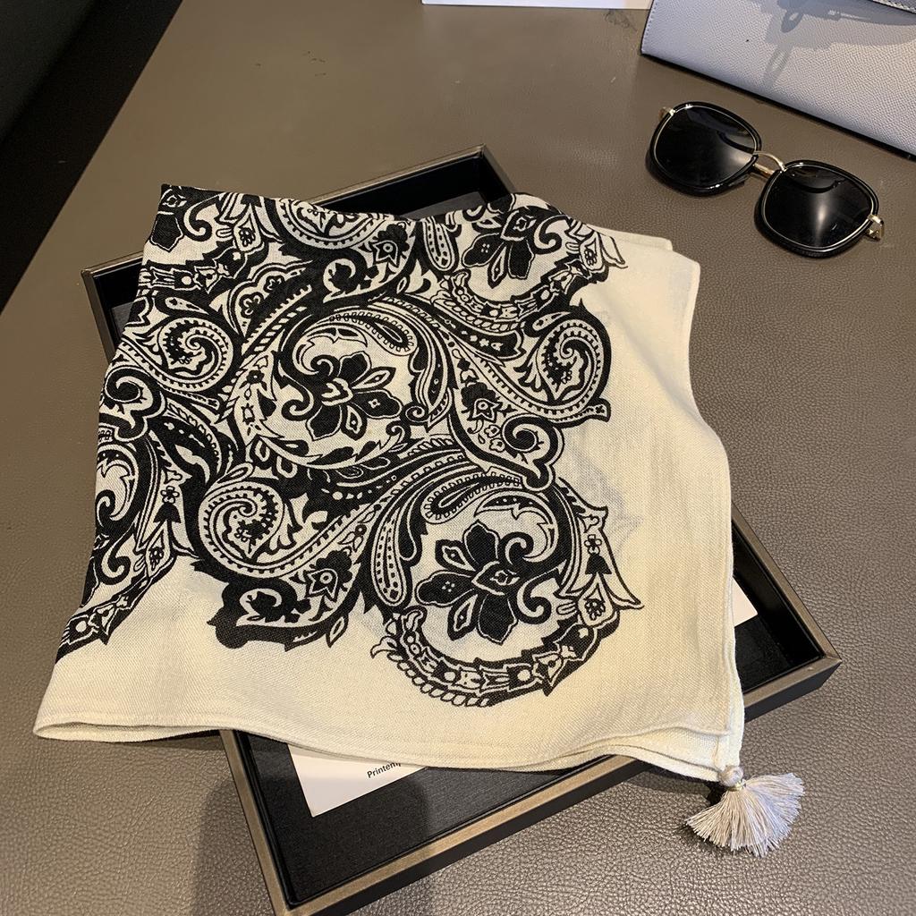 Polka Dot Silk Scarf Women'S High-End Small Square Scarf Fashion Versatile Sunscreen Shawl Scarf Fringed Decorative Scarf