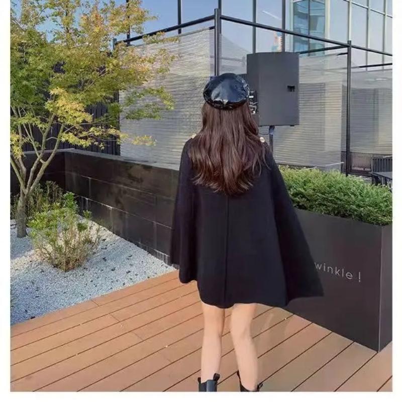 Jeseň a zima Dvojradové ženy Pelerína Voľná Čistá farba Dámsky Kabát Móda Elegantná Lapel Lady Oversized Poncho