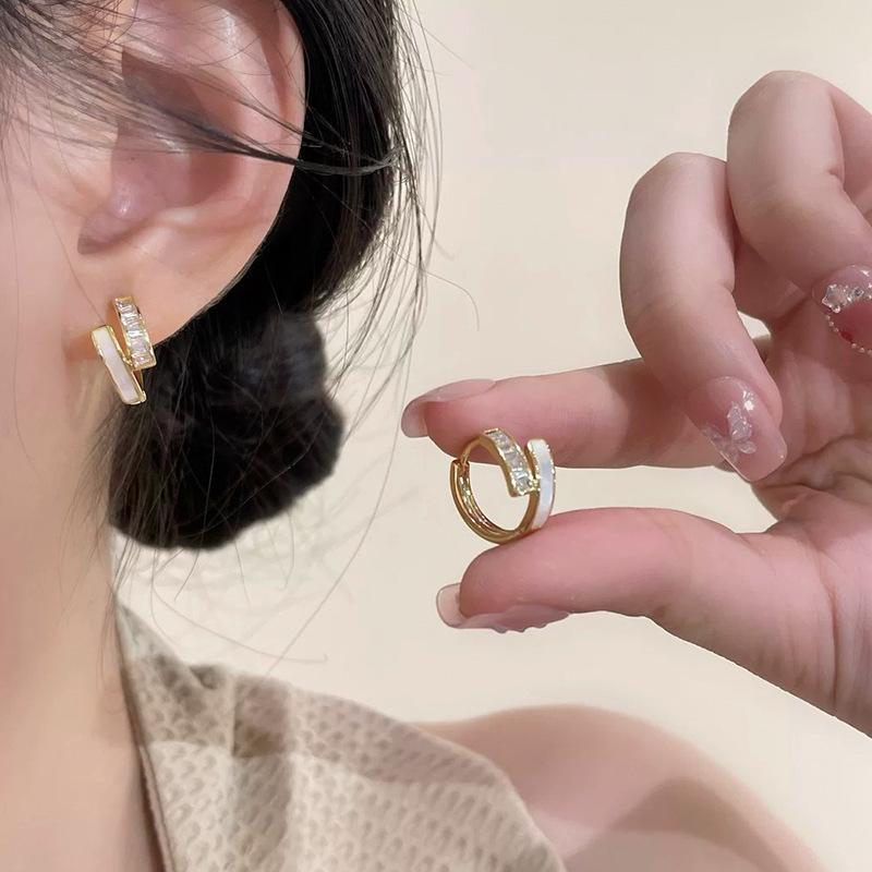 

Белые серьги-капли из ракушки, двухслойные, легкая роскошь, милые, высококлассные, медные, с цирконом, новые серьги для женщин Copper micro-inlaid real gold color retention