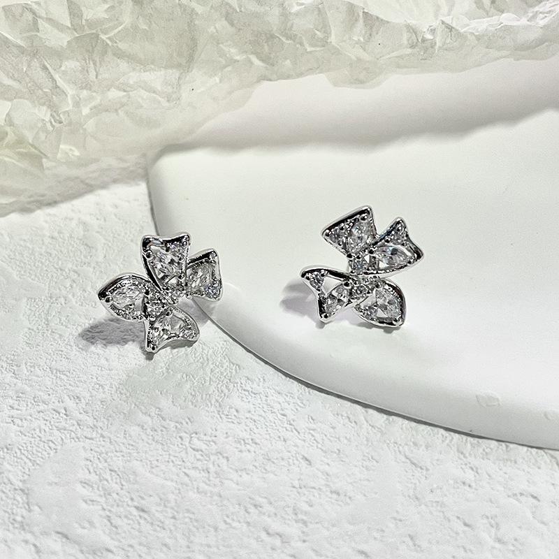 Blumen Ohrstecker Damenmode Leichter Luxus Nischen Design Temperament Ohrringe Sanfter Schleife Leicht Zirkonia Eingelegte Ohrringe