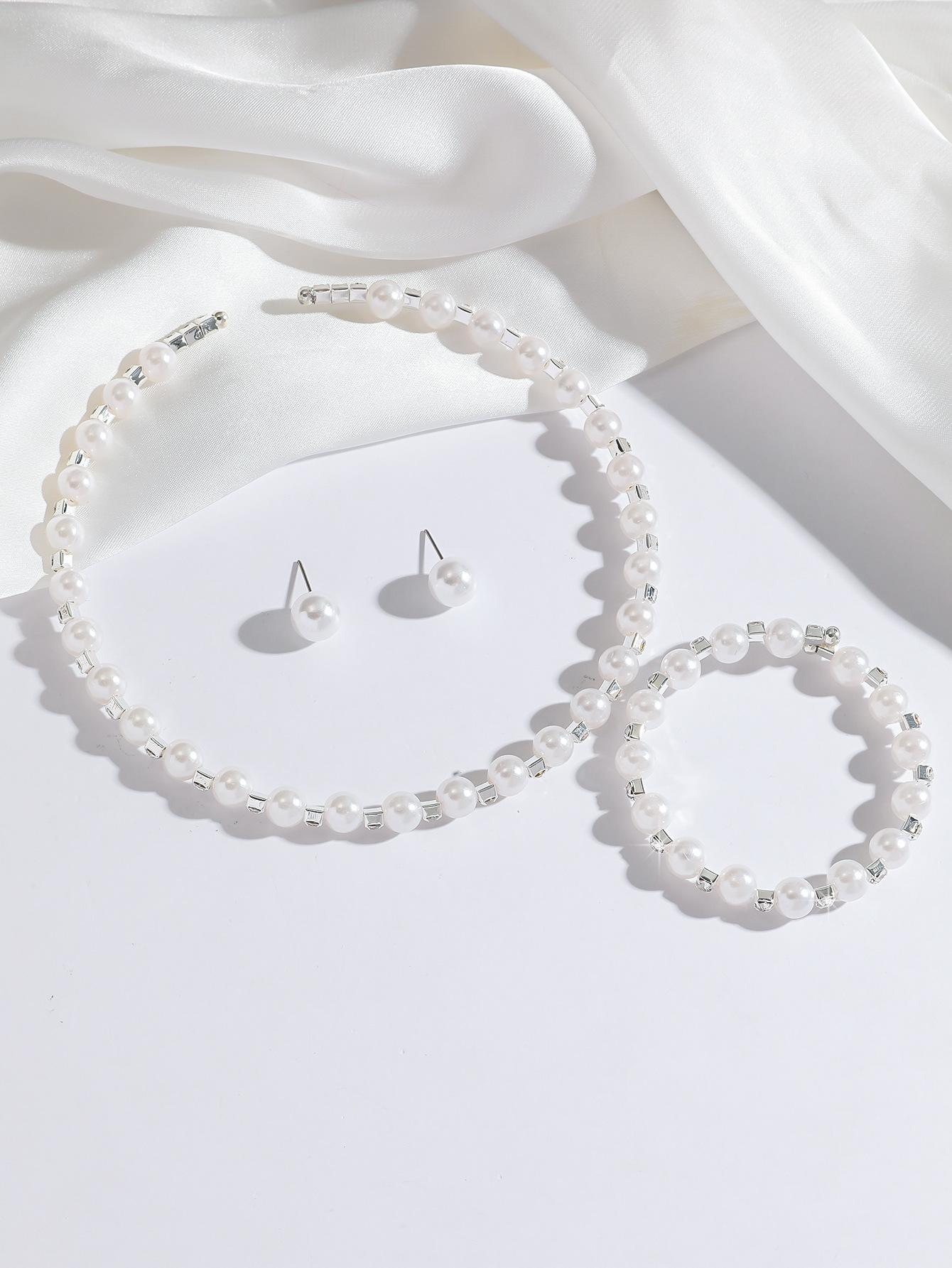 Крупное ожерелье-чокер до ключиц, имитация жемчуга, легкая роскошь, простое, с газовой вставкой