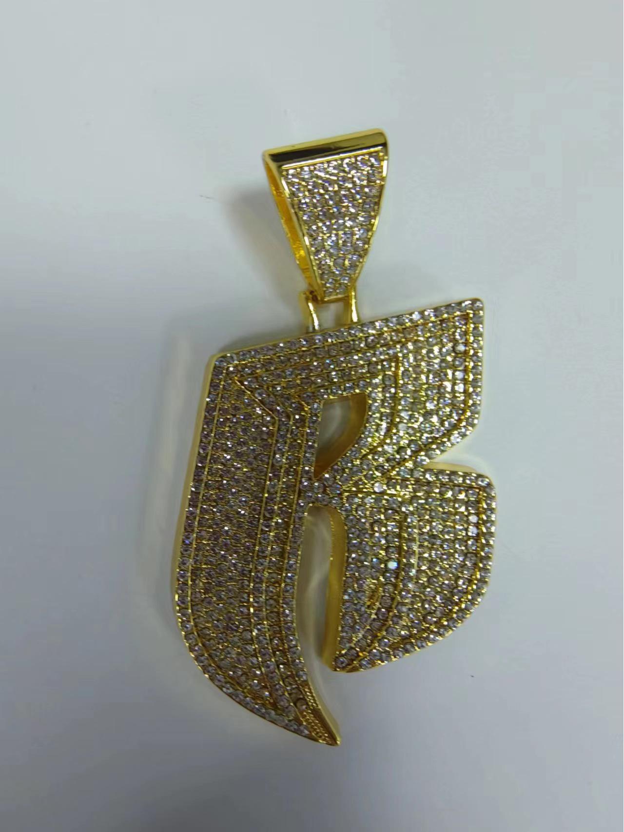 

Мужская подвеска в стиле хип-хоп-панк с бриллиантовой буквой B и кубинской цепочкой 15 мм