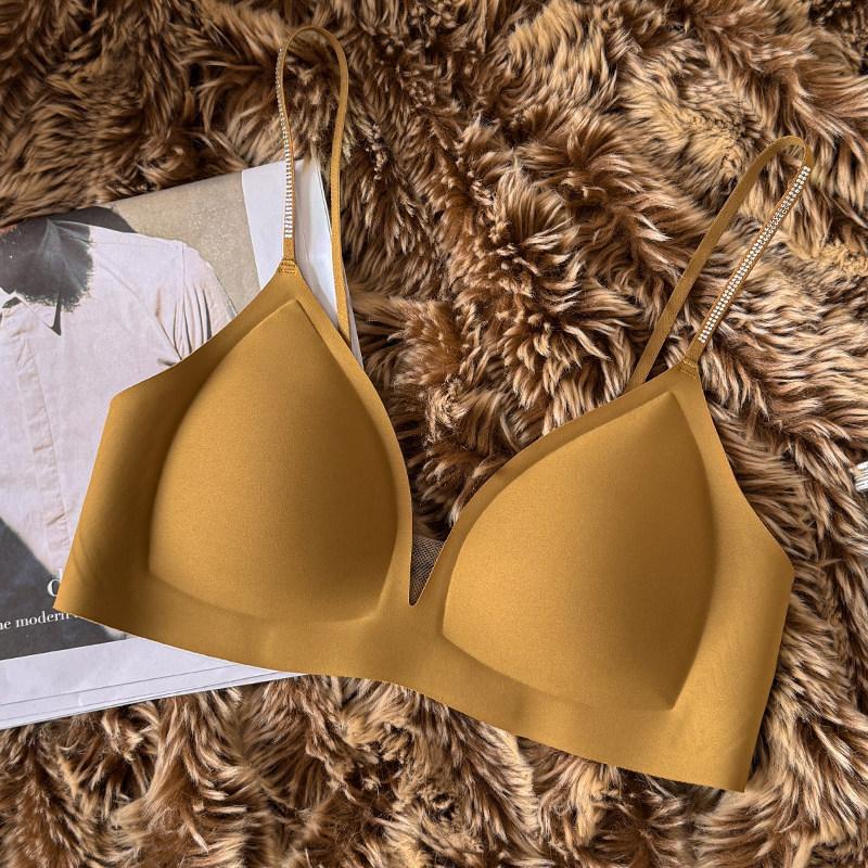 Thin and seamless underwear, women gather small breasts, close sub-breasts, anti-sagging bra, thin flash shoulder straps, French triangle cup