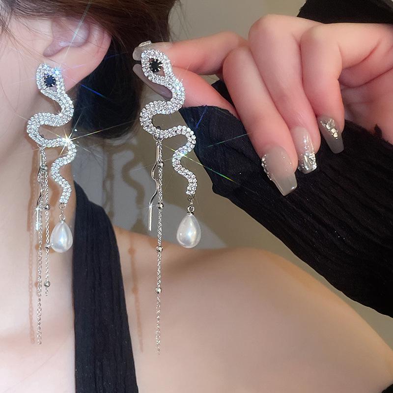 Silver Needle Diamond Water Drop Tassel Earrings - Elegant Court Style, Versatile & Luxurious Design.