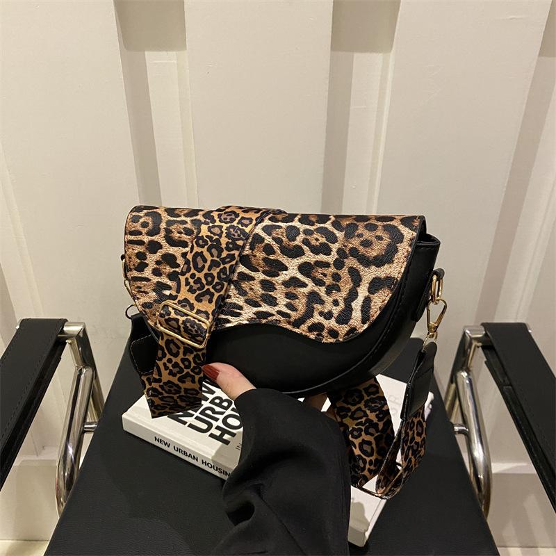 Niche Design Simple Saddle Bag Trendy Versatile Small Square Bag Wide Shoulder Strap Leopard Print Single Shoulder Messenger Bag