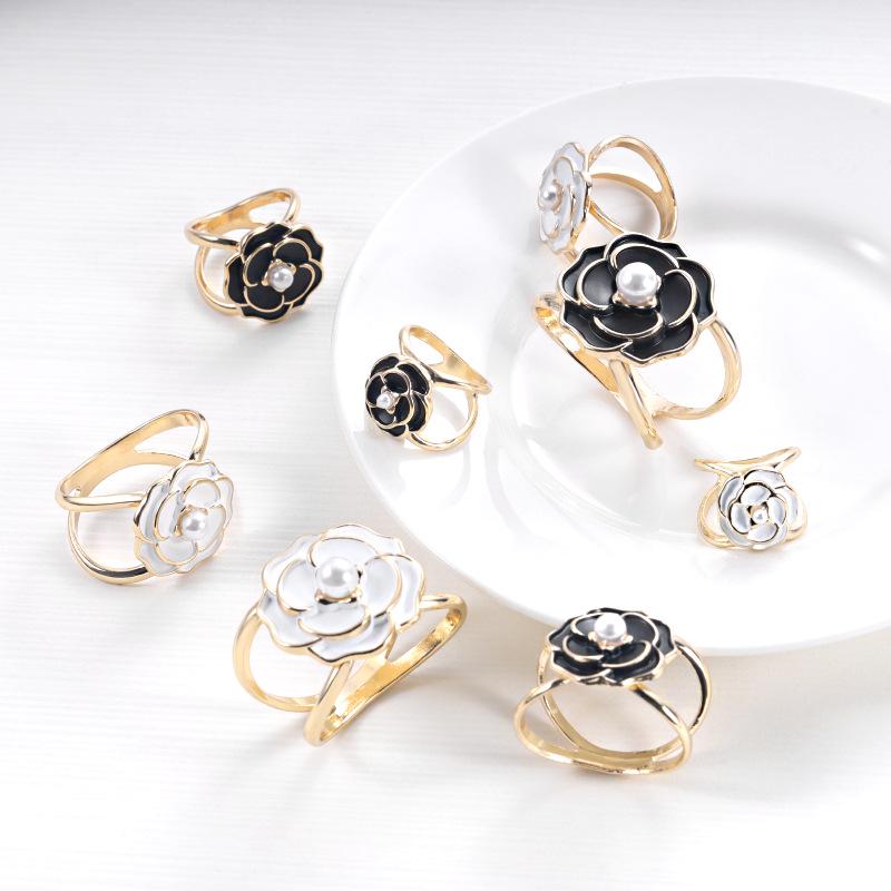 Sciarpa a Scacchi con Camelia di Perle di Alta Gamma e Fibbia per Cintura da Vita per Cappotto