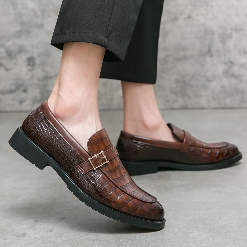 Fashion Casual men's loafers British Style Design Fashion Party Outdoor street trends leather shoes Plus Size Versatile and Slip on
