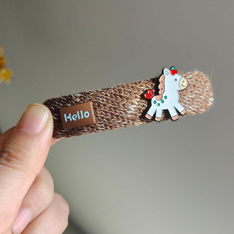 Instant Riches: Personalized Red BB Hair Clip - Fashionable Bangs Accessory Hairpin